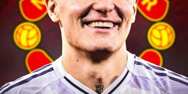 8500万新援今日官宣！德天空：塞斯科交易完成，与曼联签至2030年