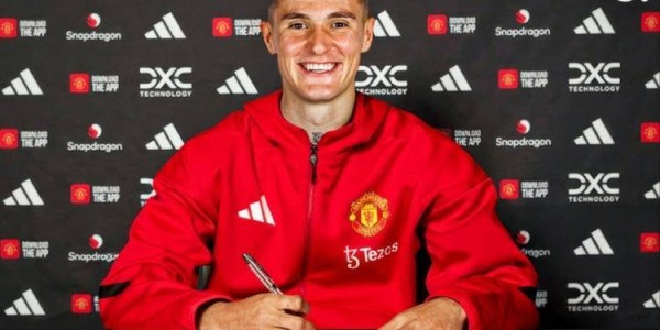 记者：塞斯科今日已经拍完曼联媒体宣传素材，官宣即将发布